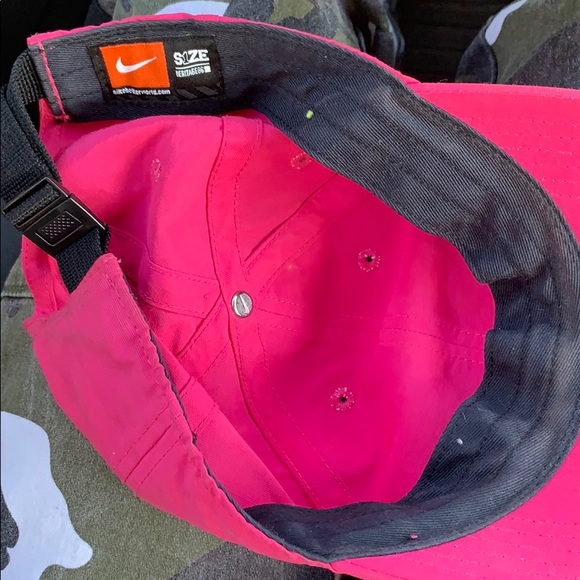 Pink nike hat - Picture 2 of 3